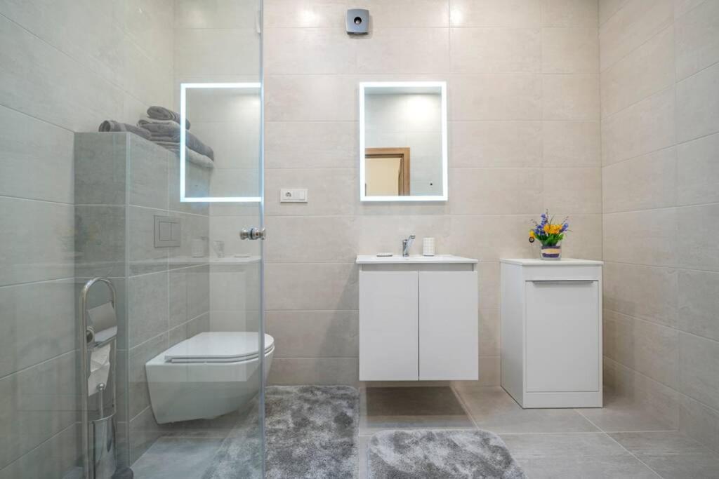 Homely Kreves Apartment By Polo Apartments Kaunas Ngoại thất bức ảnh